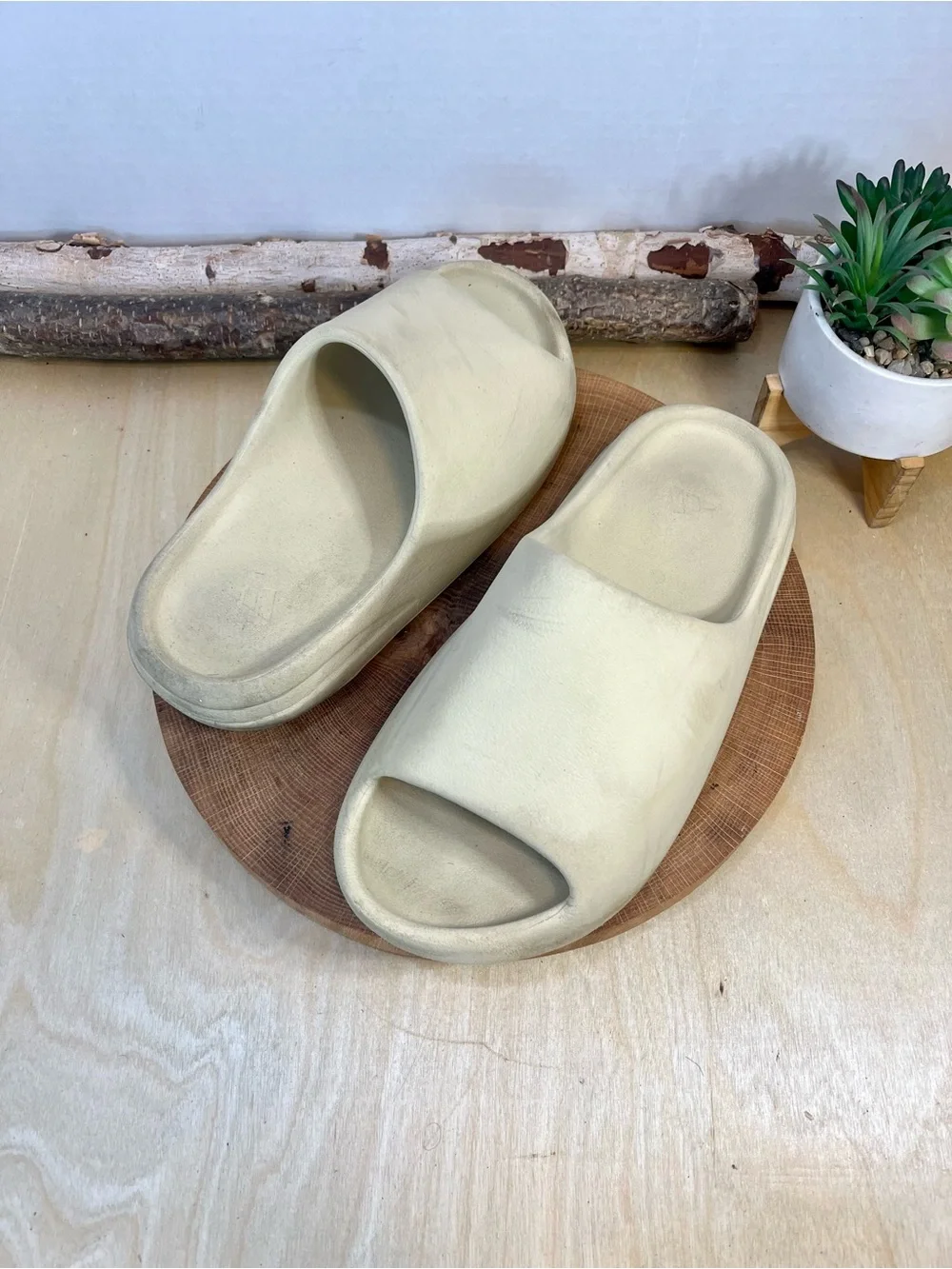 Adidas Yeezy Slides - Beige - Men's Size 8 / Women's 10